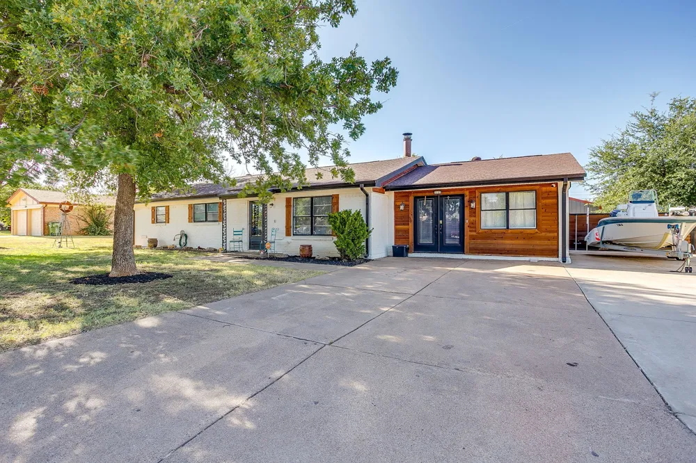 2102 SE 10th Street Mineral Wells, TX 76067
