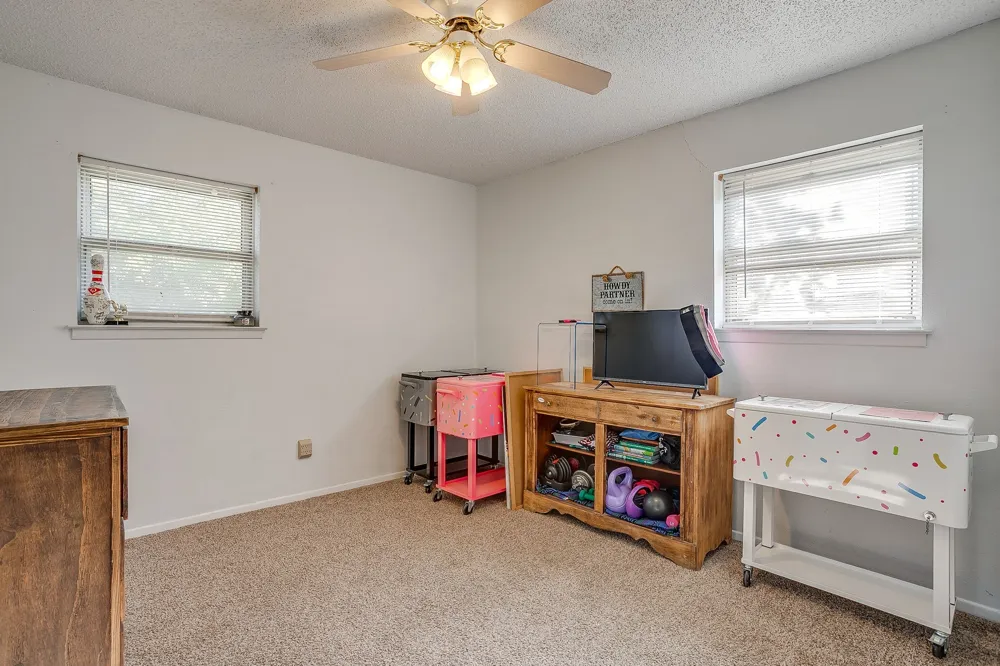 2102 SE 10th Street Mineral Wells, TX 76067