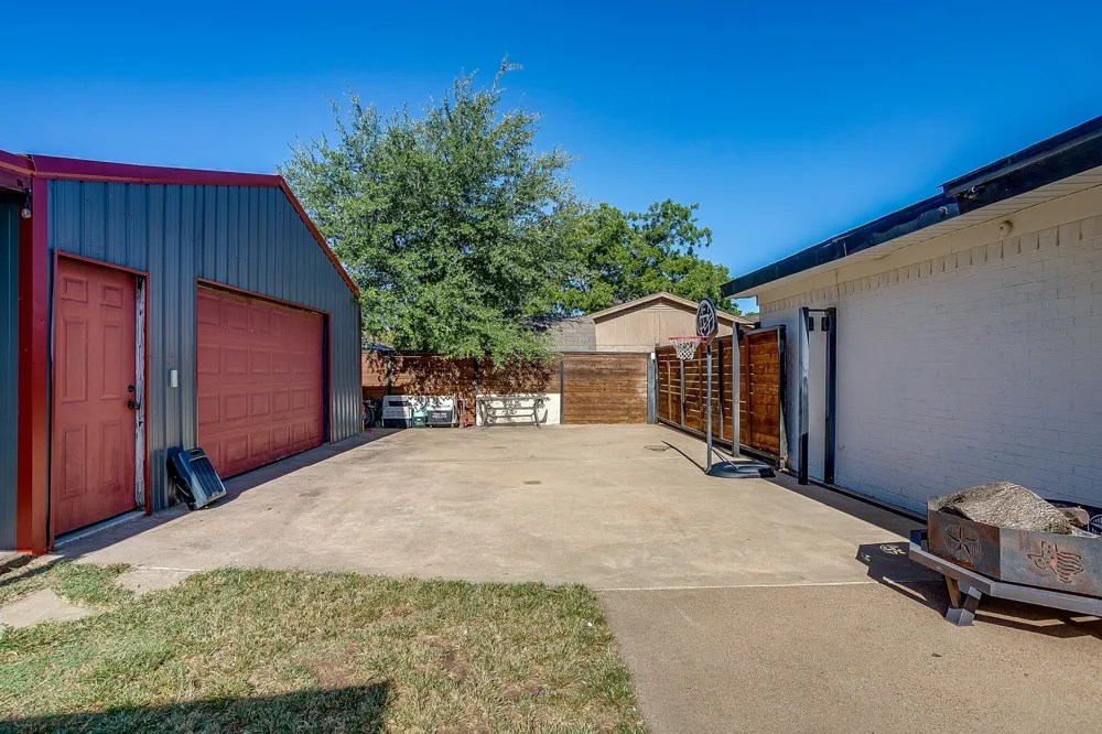 2102 SE 10th Street Mineral Wells, TX 76067