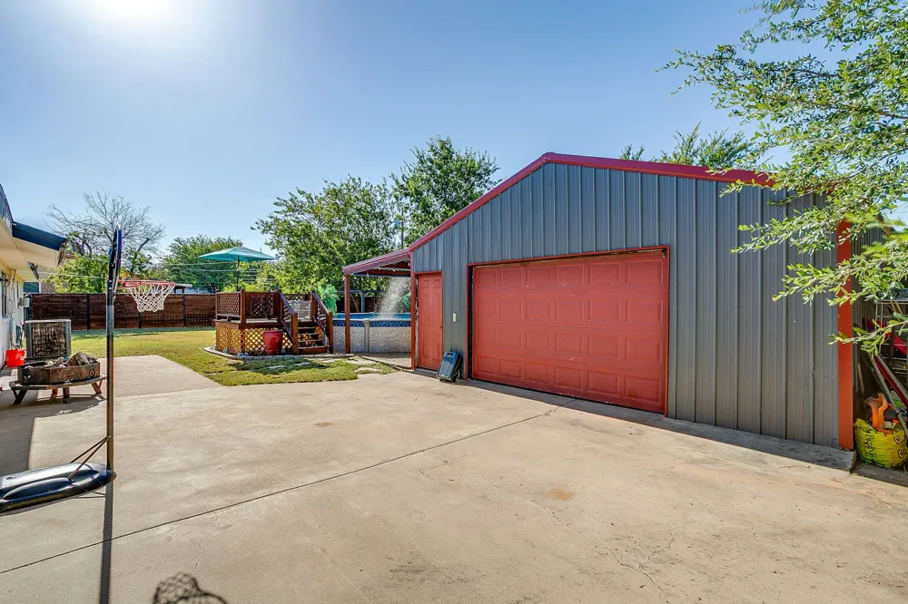 2102 SE 10th Street Mineral Wells, TX 76067
