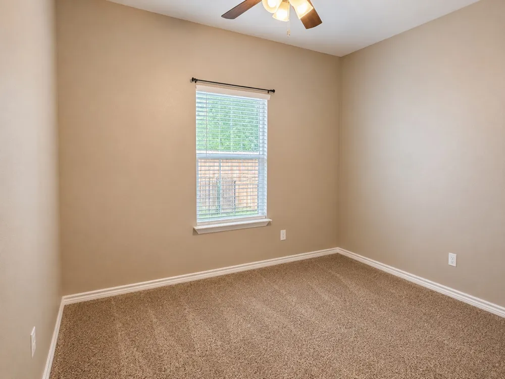 719 E 6th Street Bonham, TX 75418