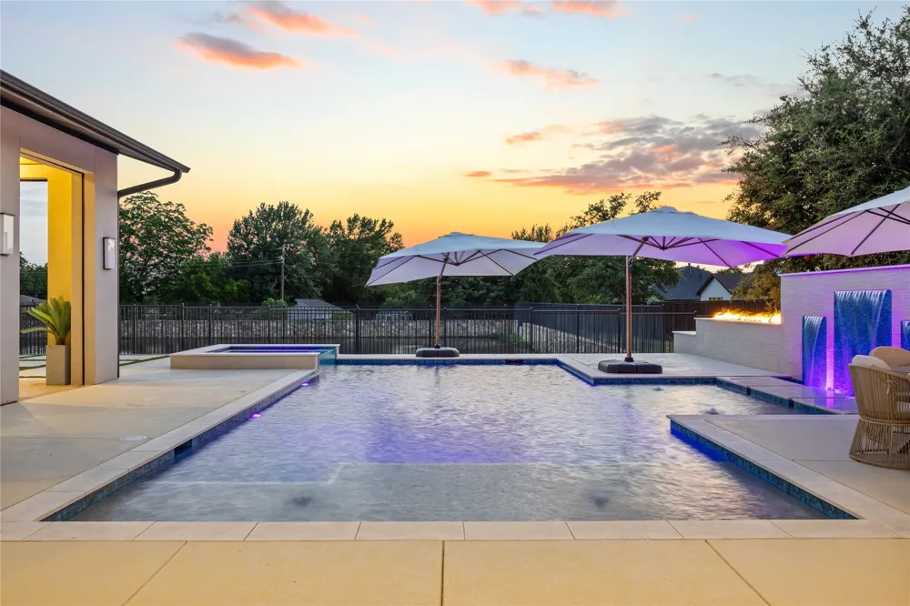 200 Winnie Drive Colleyville, TX 76034