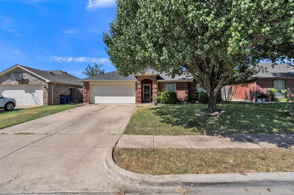 1017 Aaron Drive Burleson, TX 76028