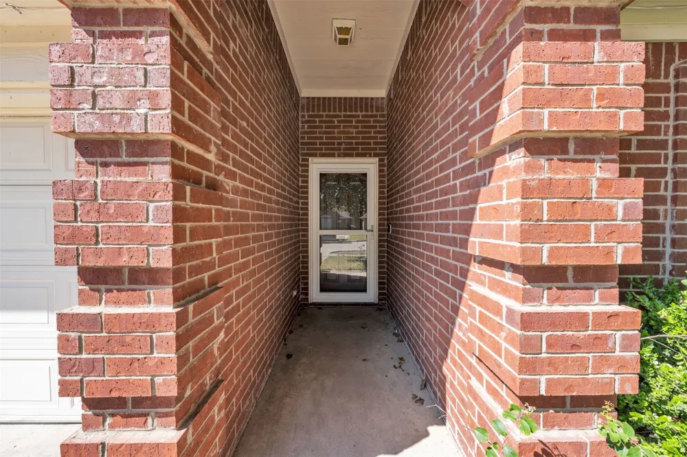 1017 Aaron Drive Burleson, TX 76028
