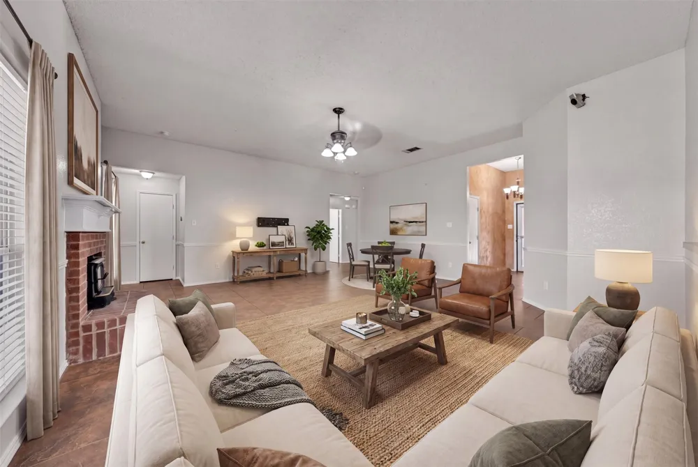 1017 Aaron Drive Burleson, TX 76028