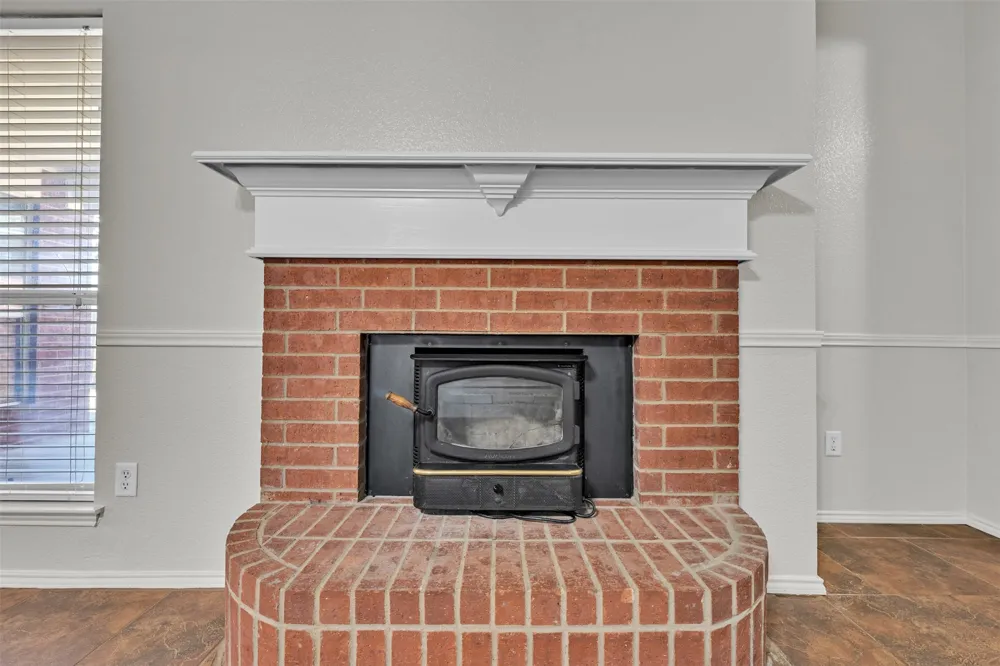 1017 Aaron Drive Burleson, TX 76028