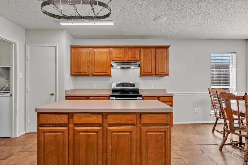 1017 Aaron Drive Burleson, TX 76028