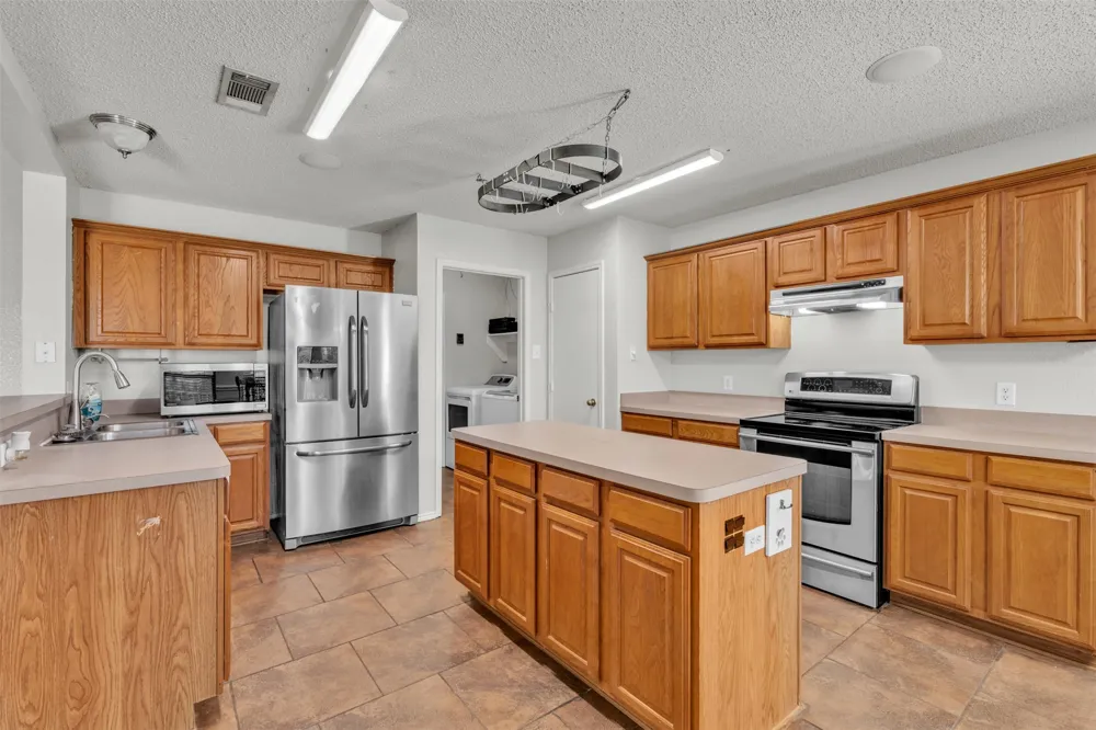 1017 Aaron Drive Burleson, TX 76028