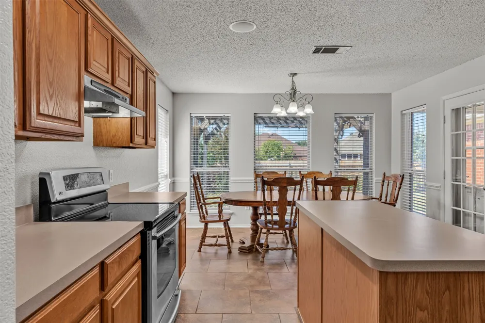 1017 Aaron Drive Burleson, TX 76028