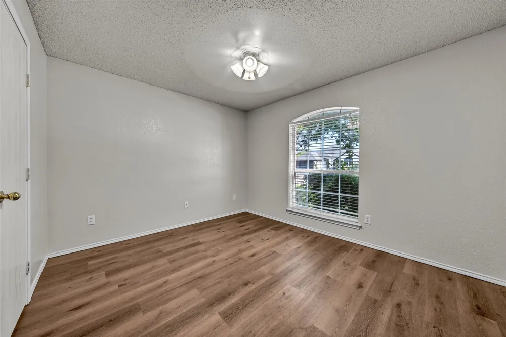 1017 Aaron Drive Burleson, TX 76028