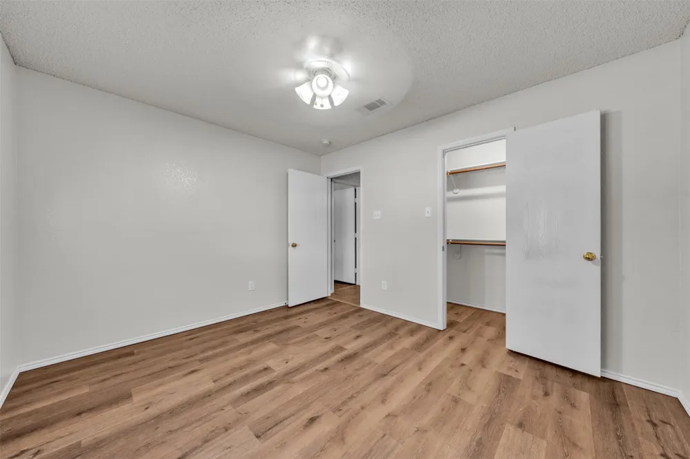 1017 Aaron Drive Burleson, TX 76028