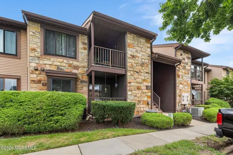 27 Gena Court