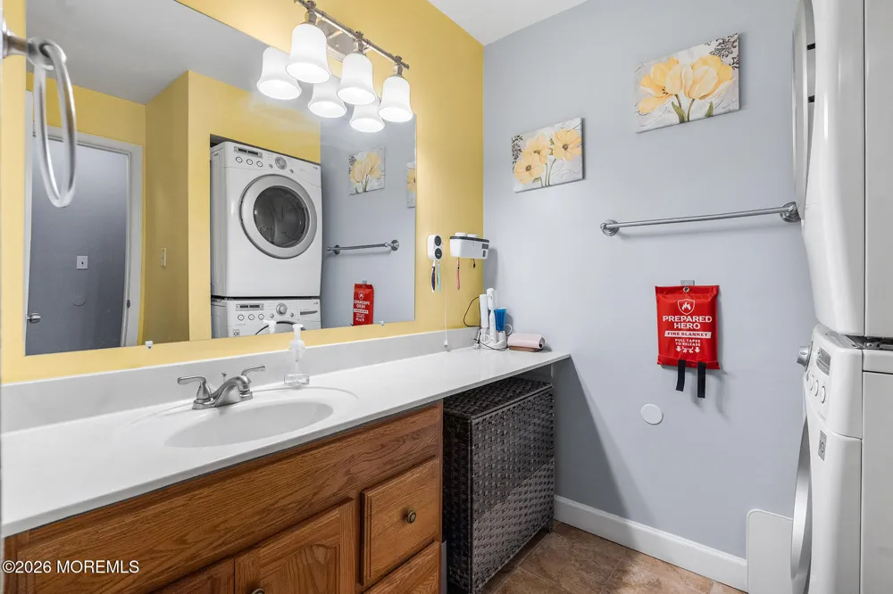 27 Gena Court Hamilton, NJ 08690