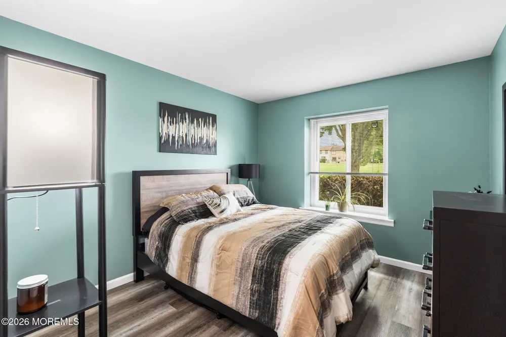27 Gena Court Hamilton, NJ 08690