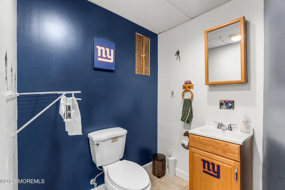 27 Gena Court Hamilton, NJ 08690