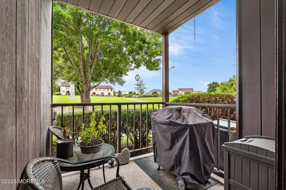27 Gena Court Hamilton, NJ 08690