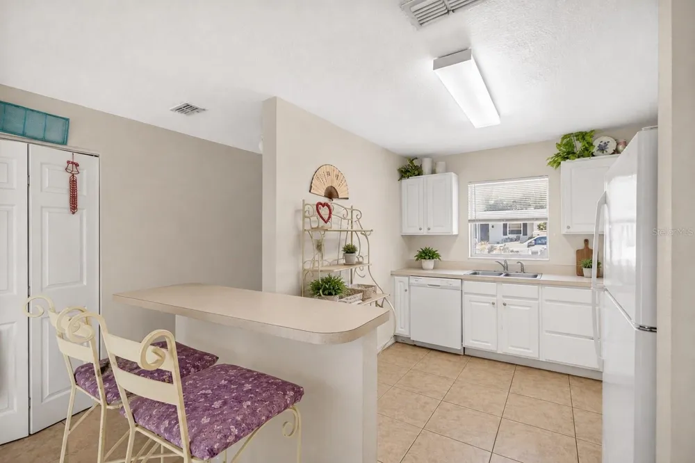 804 WALNUT PLACE Altamonte Springs, FL 32701