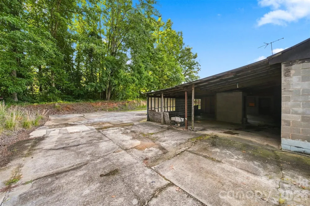 100 Refour Road NE Valdese, NC 28690
