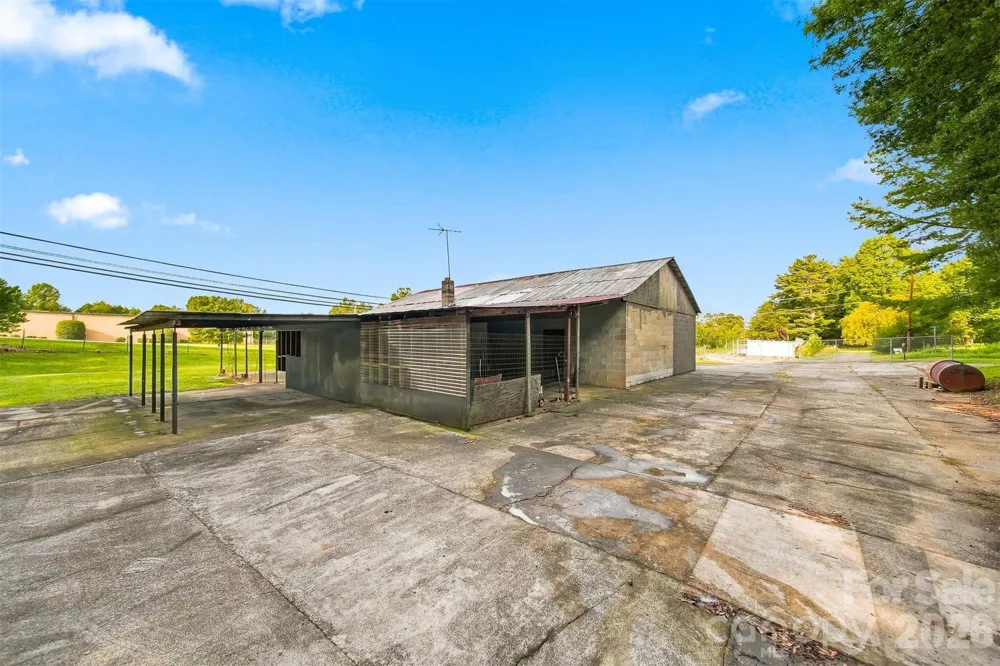 100 Refour Road NE Valdese, NC 28690
