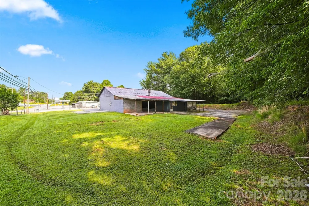 100 Refour Road NE Valdese, NC 28690
