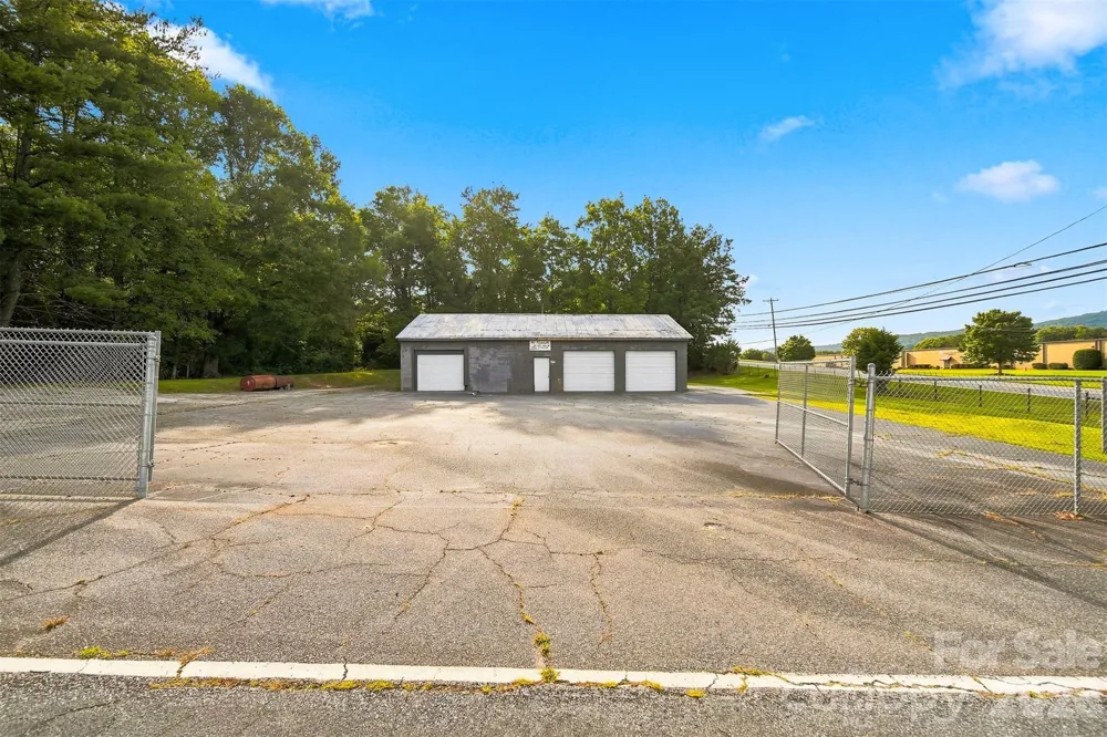 100 Refour Road NE Valdese, NC 28690
