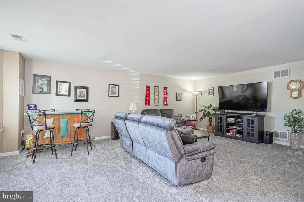 306 BRANDYWINE DRIVE Williamstown, NJ 08094