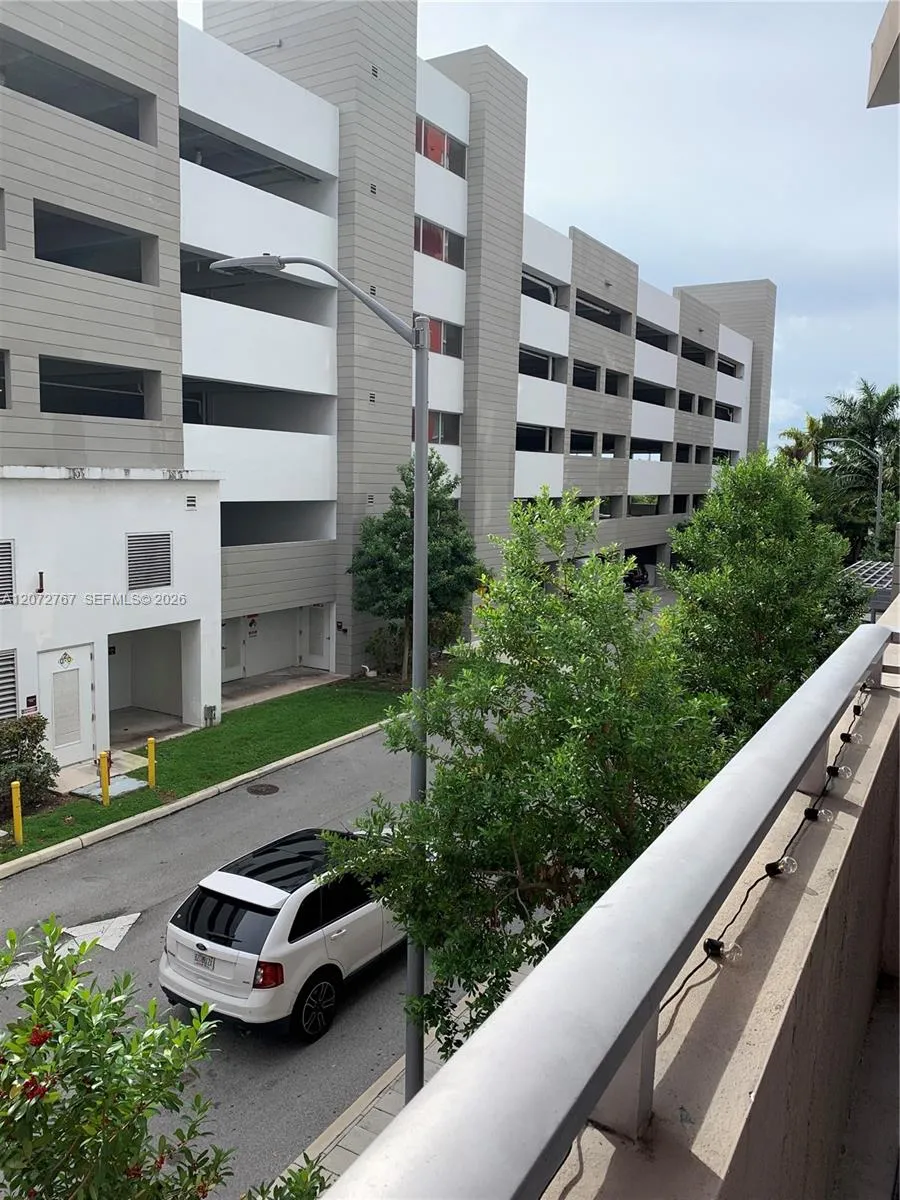 7661 NW 107th Ave #202 Doral, FL 33178