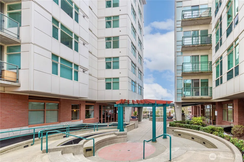 1188 106th Avenue NE #324 Bellevue, WA 98004