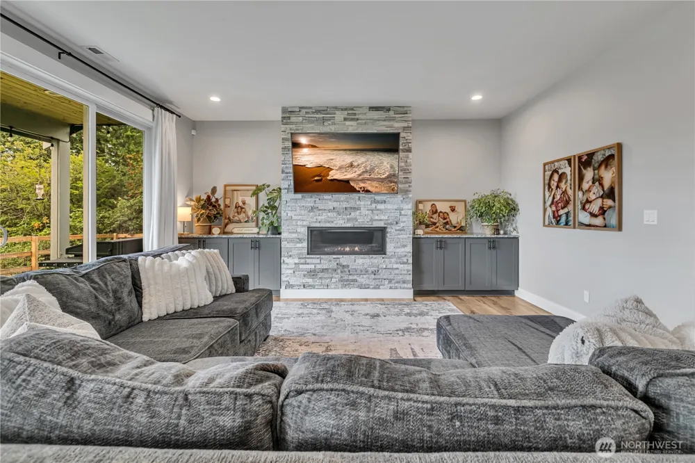 1347 Malatesta Court Enumclaw, WA 98022