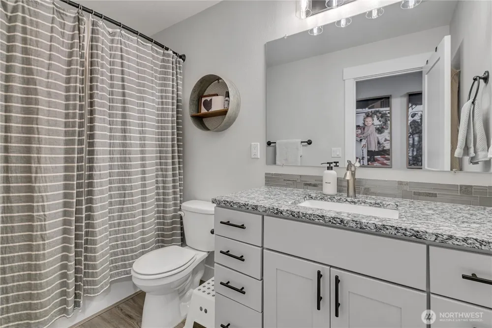 1347 Malatesta Court Enumclaw, WA 98022