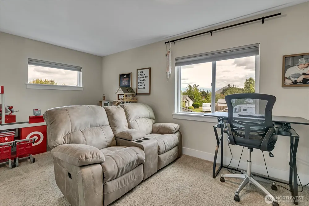 1347 Malatesta Court Enumclaw, WA 98022