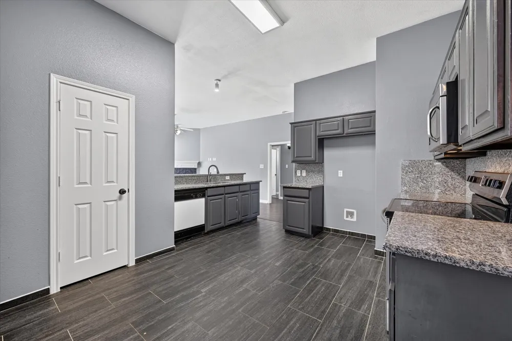 2060 Kenny Court Lewisville, TX 75067