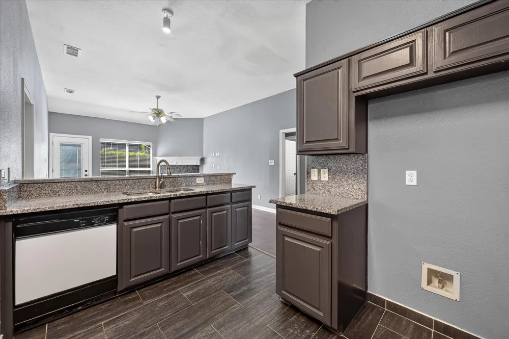 2060 Kenny Court Lewisville, TX 75067
