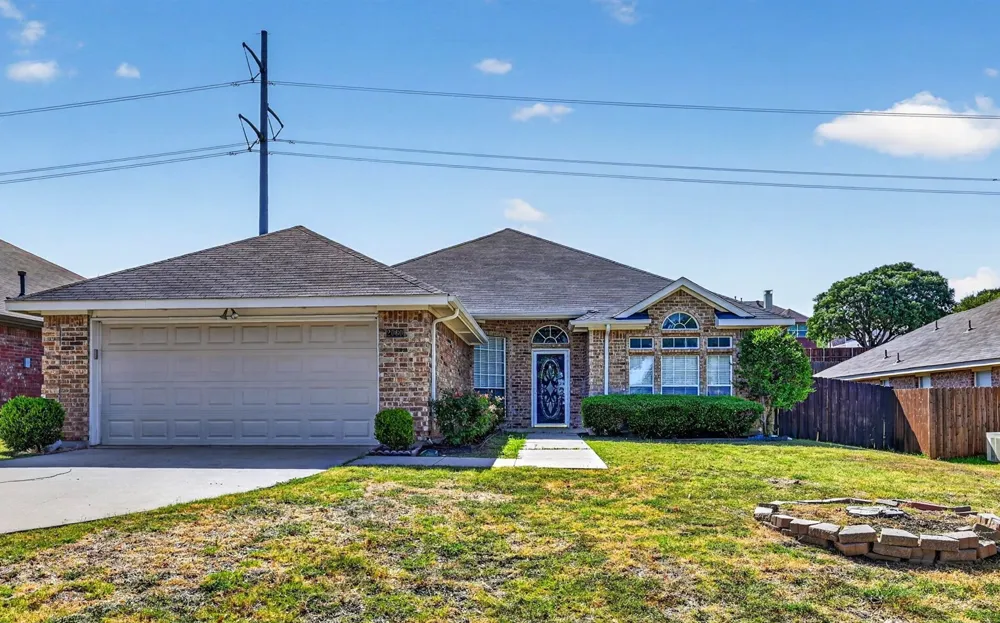 2060 Kenny Court Lewisville, TX 75067