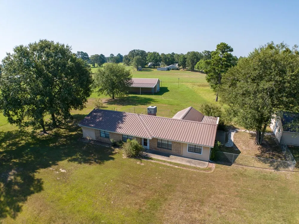 3308 County Road 4505 Crockett, TX 75835