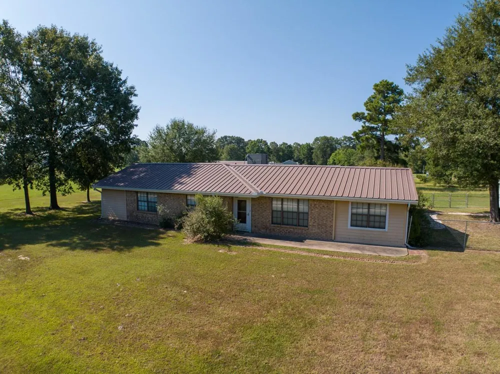 3308 County Road 4505 Crockett, TX 75835