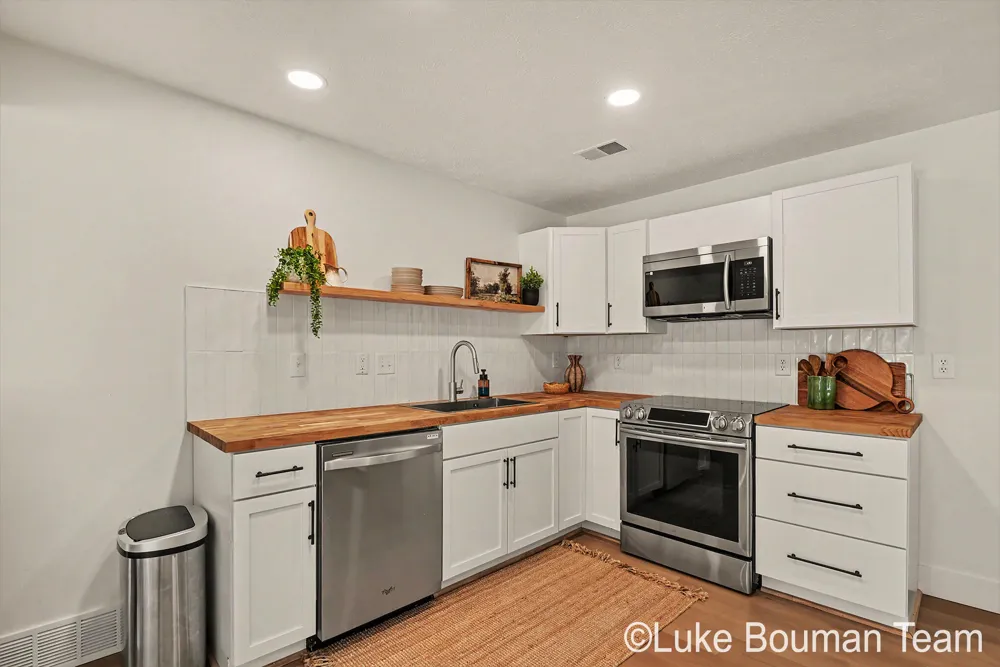 6352 143rd Avenue Holland, MI 49423