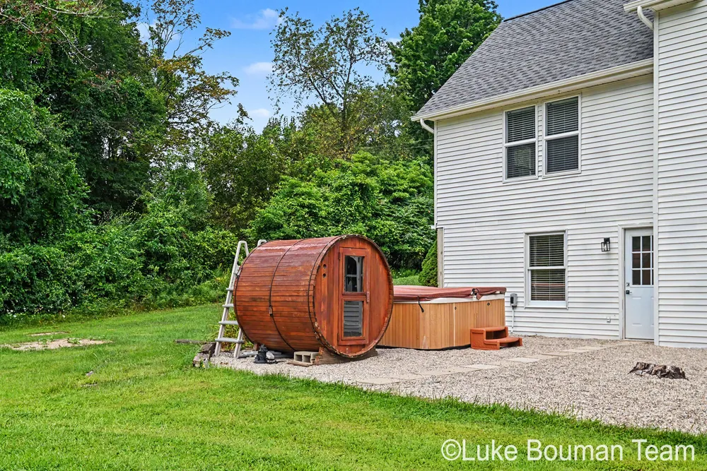 6352 143rd Avenue Holland, MI 49423