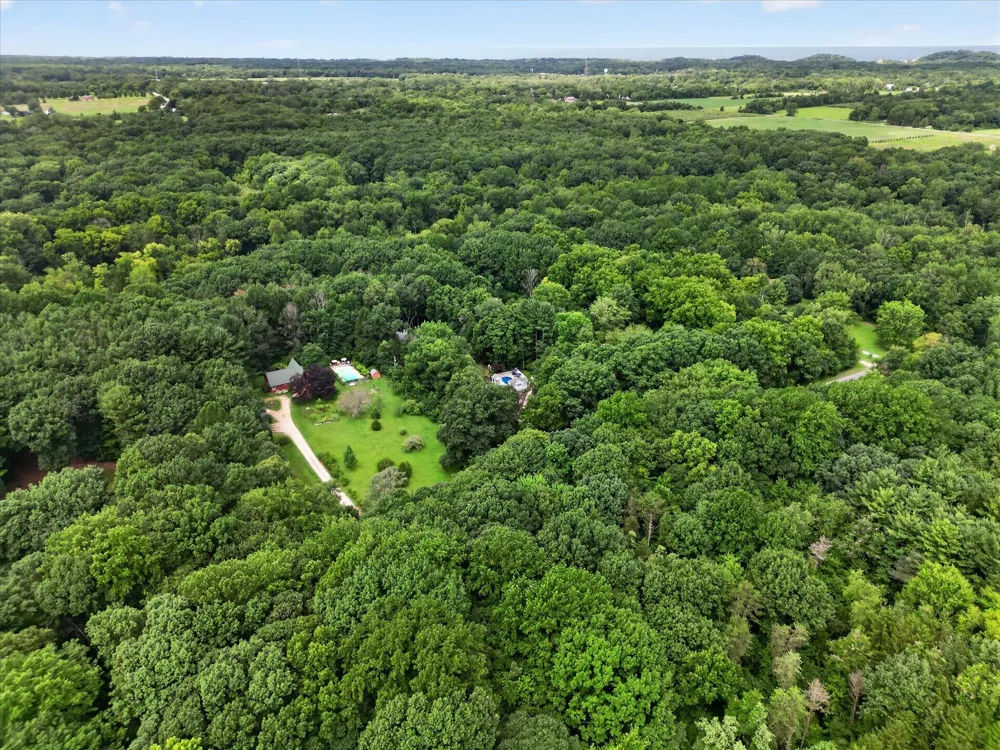 13724 Minnich Road Chikaming Township, MI 49125