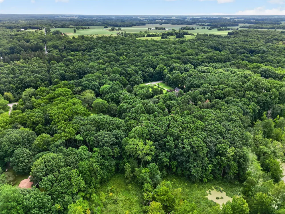 13724 Minnich Road Chikaming Township, MI 49125