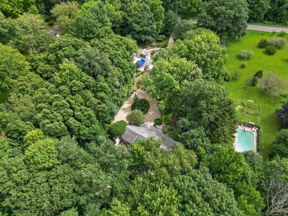 13724 Minnich Road Chikaming Township, MI 49125