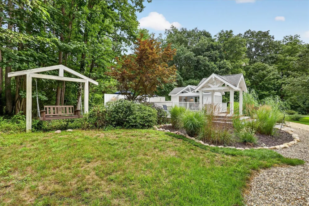 13724 Minnich Road Chikaming Township, MI 49125
