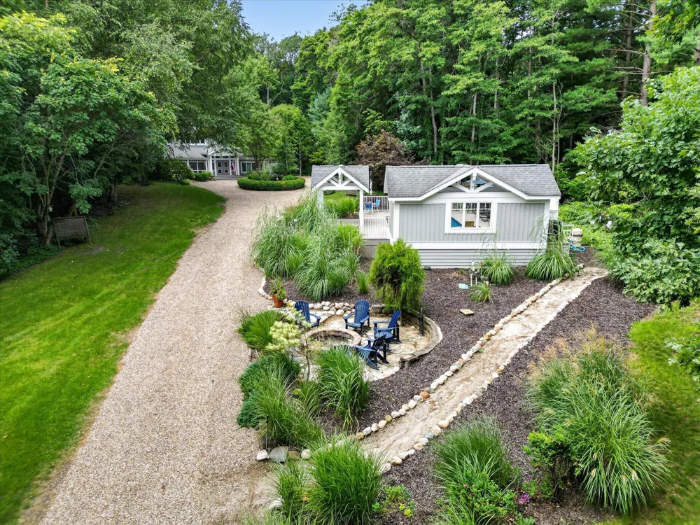 13724 Minnich Road Chikaming Township, MI 49125