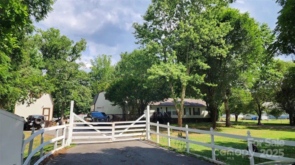 1235 Sulphur Springs Road Waynesville, NC 28786