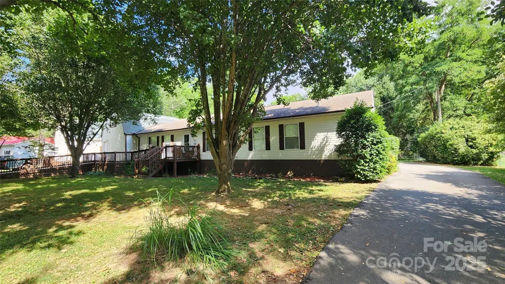 1235 Sulphur Springs Road Waynesville, NC 28786