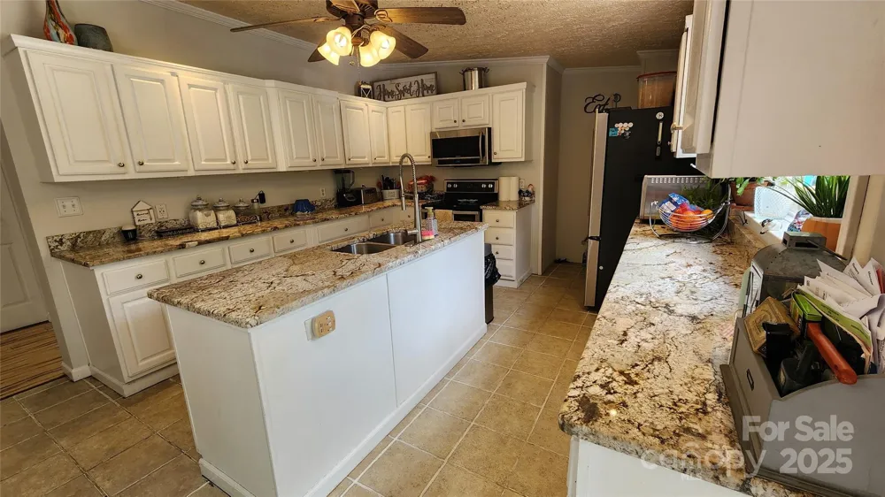 1235 Sulphur Springs Road Waynesville, NC 28786
