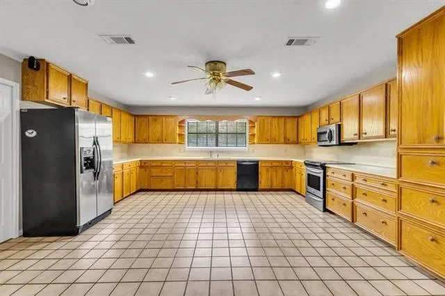 815 Hunter Ridge Lane Nederland, TX 77627