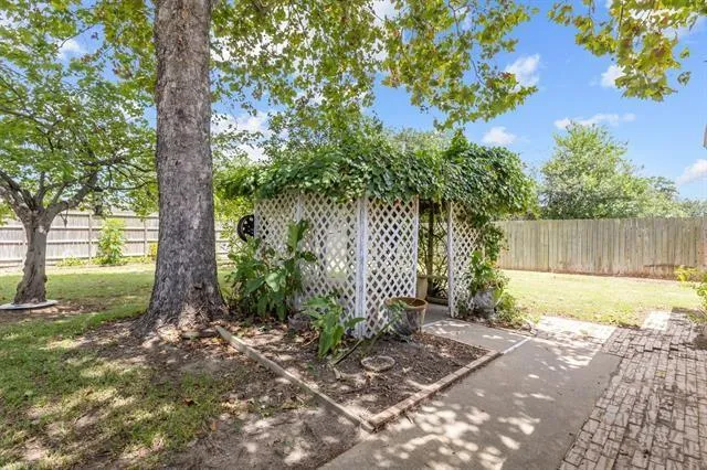 815 Hunter Ridge Lane Nederland, TX 77627