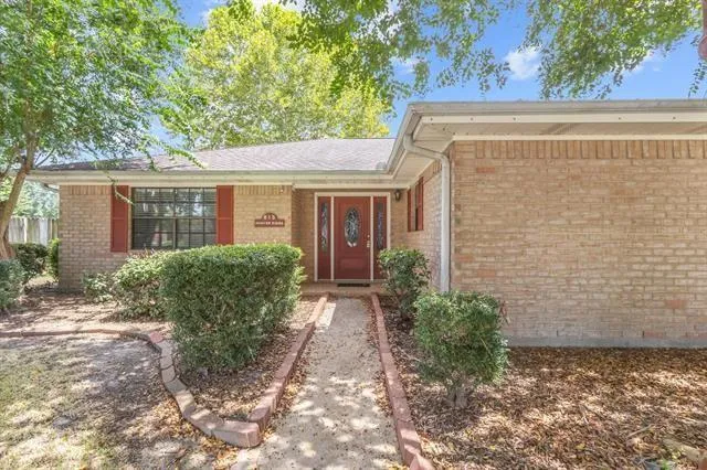 815 Hunter Ridge Lane Nederland, TX 77627