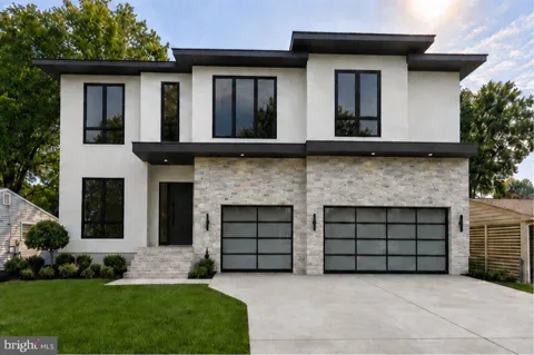 1909 HILLSIDE DRIVE